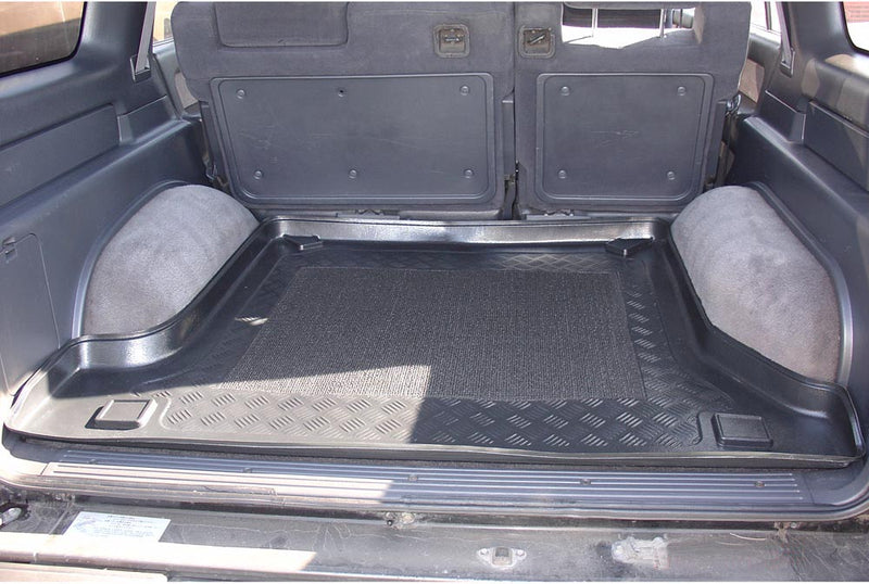 Стелка за багажник Aristar за Isuzu Trooper II SUV (1992-2002)