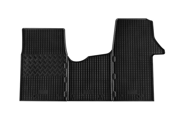 Гумени стелки Rigum за Nissan NV300 (2014+), 3 места, 3 части, черни