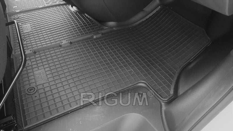 Гумени стелки Rigum за Renault Trafic (2014+) 3 места, 3 части, черни