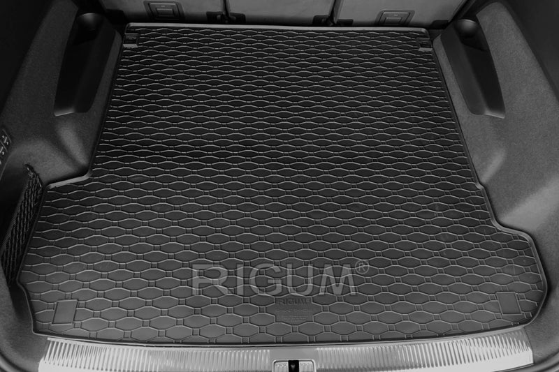 Гумена стелка за багажник Rigum за Audi Q7 (2015+), 5 или 7 места при спуснат трети ред