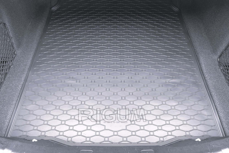 Гумена стелка за багажник Rigum за BMW серия 3 G20 седан (2019+) / BMW серия 4 G22 Coupe и G26 Gran Coupe (2020+)