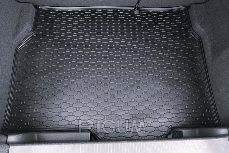 Гумена стелка Rigum за багажник за Opel Astra H хечбек (2005+)