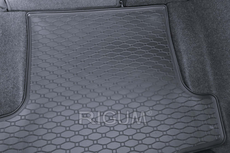 Гумена стелка за багажник Rigum за BMW Серия 1 E87 (2004-2011) хечбек, 5 врати