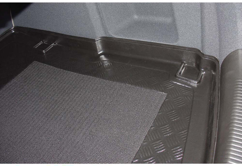 Стелка за багажник ARISTAR за Audi A6 C6 Седан (2004-2011)