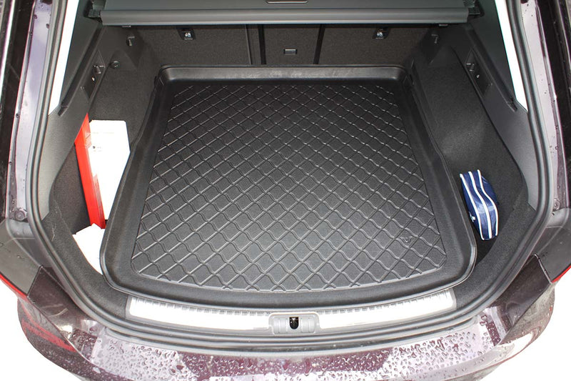 Стелка за багажник ARISTAR Guardliner за Seat Leon III 5F ST / Leon X-Perience Kombi 5 врати (2014–2020)
