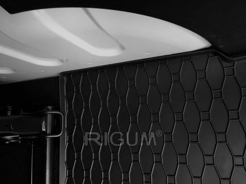 Гумена стелка за багажник Rigum за Opel Vivaro, Renault Trafic, Fiat Talento – къса база, с щампа, черна