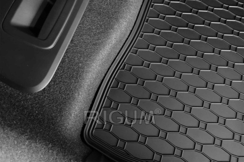 Гумена стелка за багажник Rigum за BMW 5 G30 Седан (2017-2023)