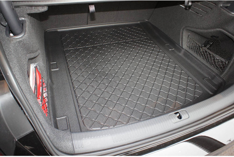 Стелка за багажник Aristar за Audi A4 B9 Sedan 4 врати (2015+) и Quattro