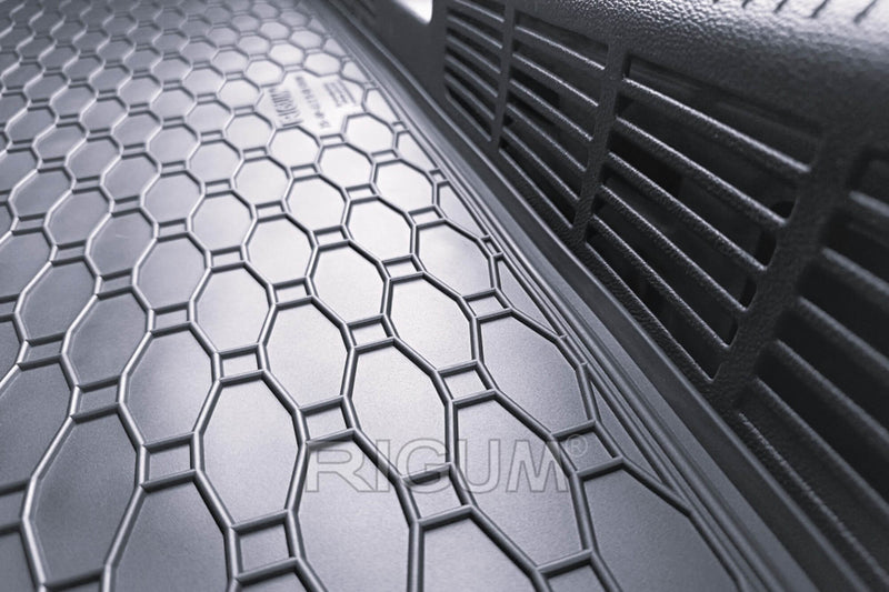 Гумена стелка Rigum за багажник за Opel Astra K хечбек (2015+) с резервна гума