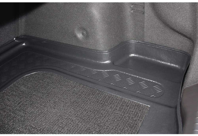 Стелка за багажник ARISTAR за Chevrolet Cruze Sedan (2009–2011)