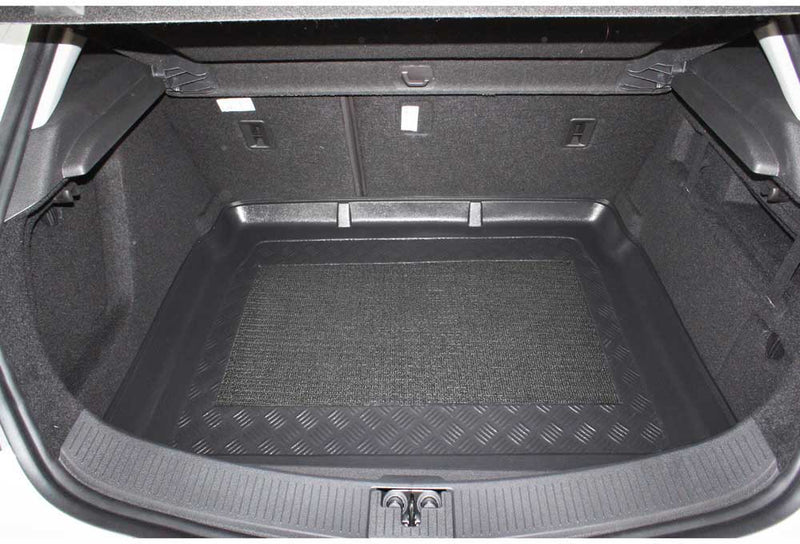 Стелка за багажник Aristar за Opel Astra IV J GTC (10.2011–04.2018) хечбек 5 врати с долно положение