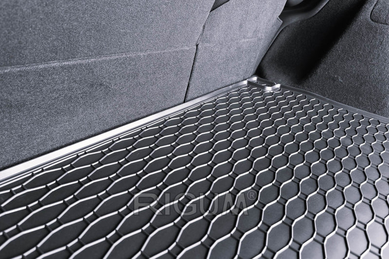 Гумена стелка за багажник Rigum за Honda HR-V (2015-2021)