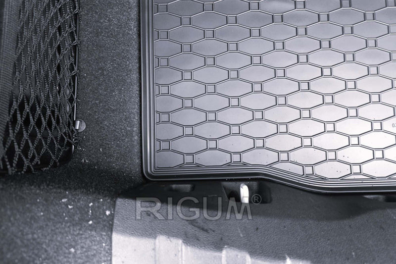 Гумена стелка за багажник Rigum за BMW серия 3 G20 седан (2019+) / BMW серия 4 G22 Coupe и G26 Gran Coupe (2020+)