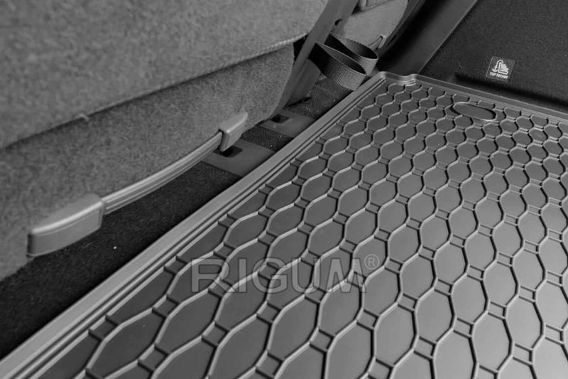 Гумена стелка за багажник Rigum за VW Caddy (2021+) / Ford Tourneo Connect (2022+) – 5 места, черна