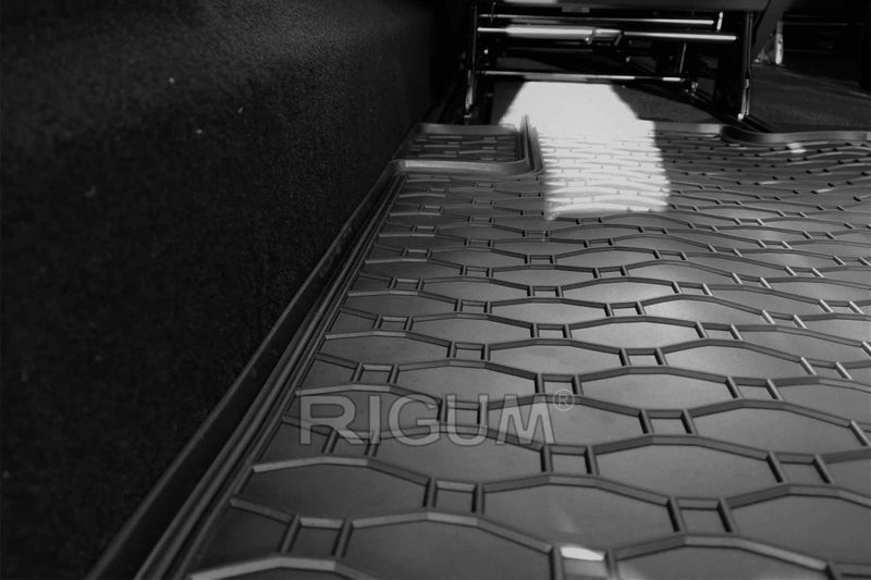 Гумена стелка за багажник Rigum за Mercedes V класа W447 и Vito 8-9 места (2014+)