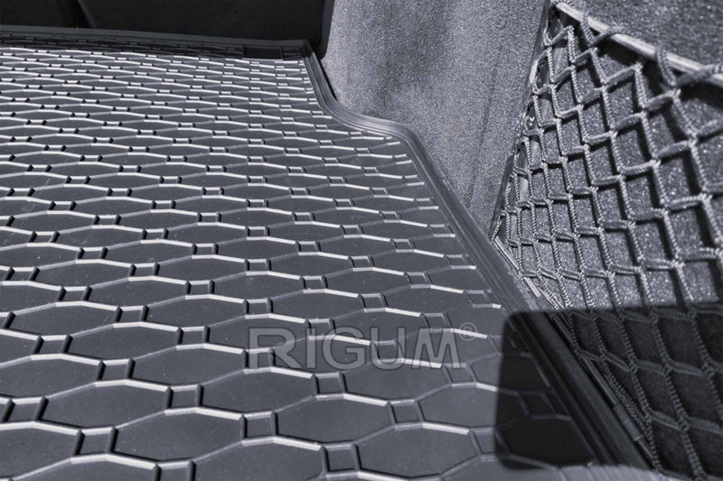 Гумена стелка за багажник Rigum за Mercedes C-Class S204 комби (2007-2014)