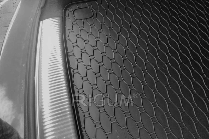 Гумена стелка за багажник Rigum за Audi Q5 (2008–2017)