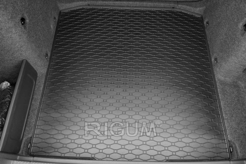 Гумена стелка за багажник Rigum за Skoda Octavia III комби (2013-2019)