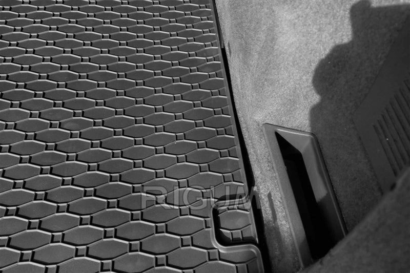 Гумена стелка Rigum за багажник за Opel Astra H комби (2004-2009)