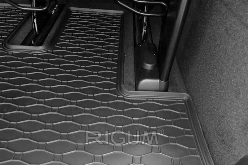 Гумена стелка за багажник Rigum за Mercedes EQV (2021+), V класа W447 (2014+) и Vito (2014+) 8/9 места