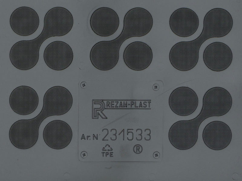 Гумена стелка за багажник Rezaw-Plast® за Škoda Superb III Комби (2015-2023) с фиксирано положение на багажника