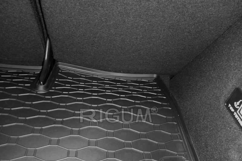 Гумена стелка за багажник Rigum за Dacia Duster 4x2 (2010-2024)