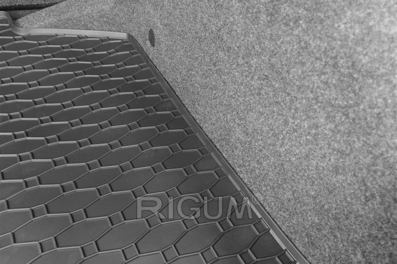 Гумена стелка за багажник Rigum за багажник за Seat Ibiza (2017+)