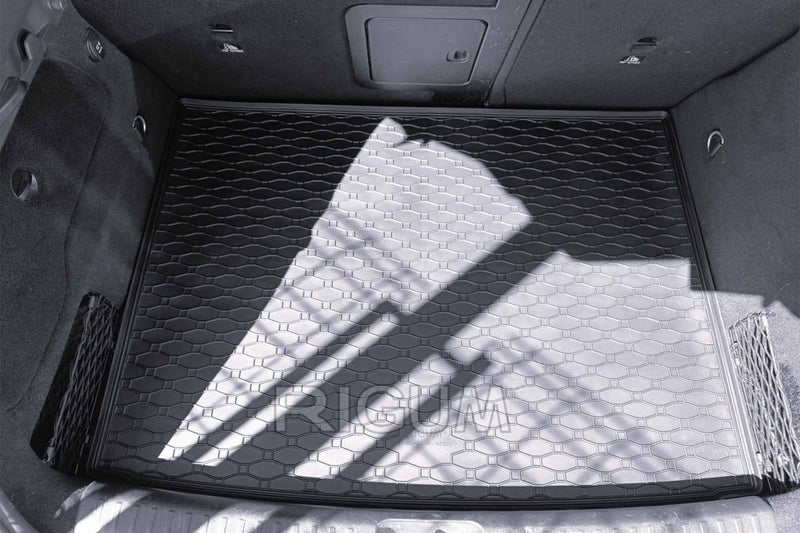 Гумена стелка за багажник Rigum за Mercedes GLA X156 (2014+) и GLA H247 (2020+) горно положение