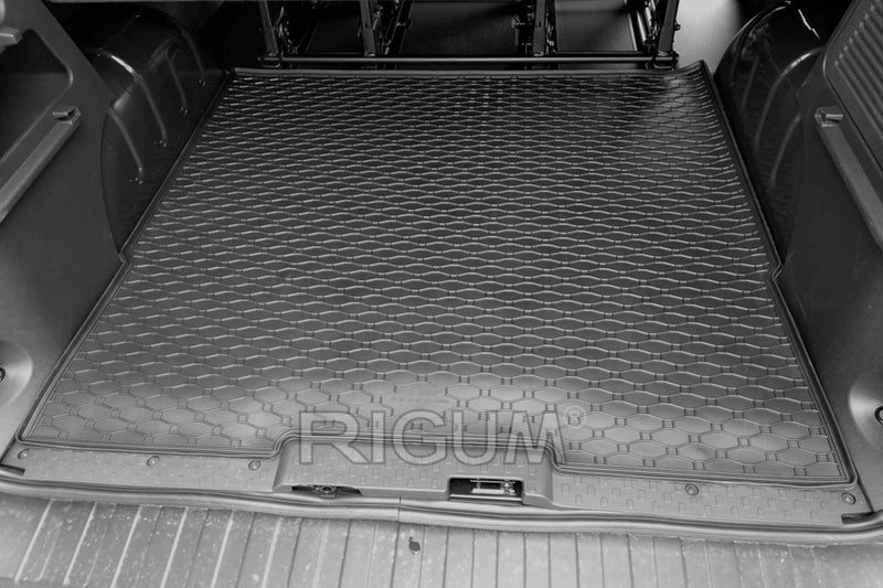 Гумена стелка за багажник Rigum за Fiat Talento, Opel Vivaro, Renault Trafic (версия L2, 8/9 места)