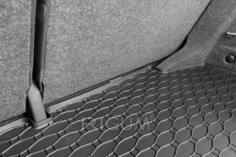 Гумена стелка за багажник Rigum за багажник за Seat Ibiza (2017+)