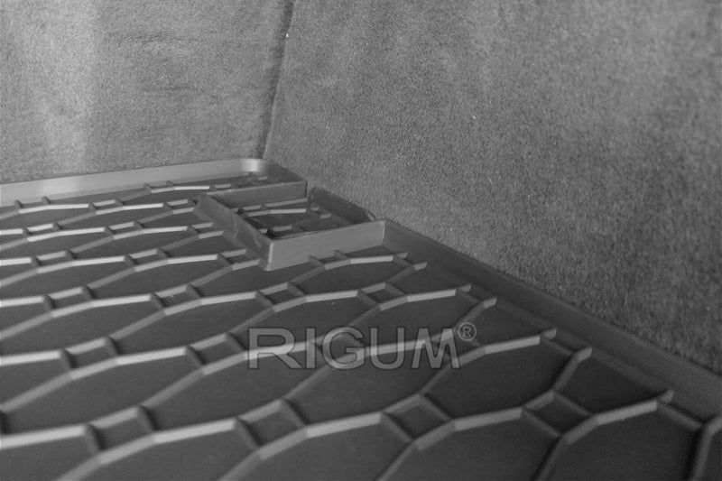 Гумена стелка за багажник Rigum За Audi A4 Avant (2001–2008) / Seat Exeo комби (2009–2013)