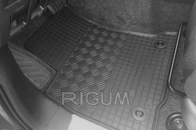 Гумени стелки Rigum за Toyota Hilux с двойна кабина (2016+)