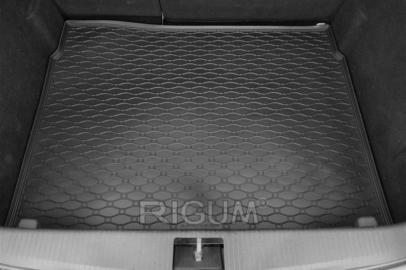 Гумена стелка Rigum за багажник за Opel Astra J хечбек (2010+)