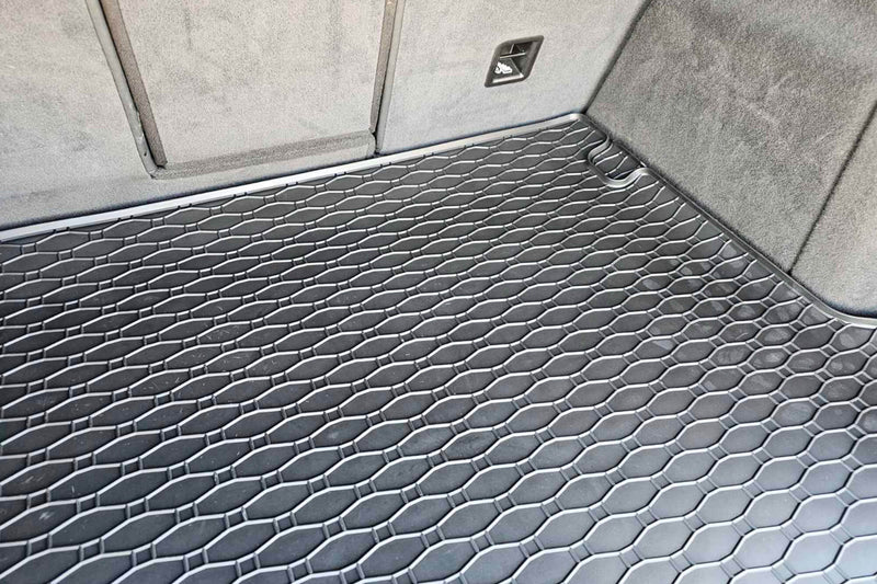 Гумена стелка за багажник Rigum за Audi Q5 (2008–2017)