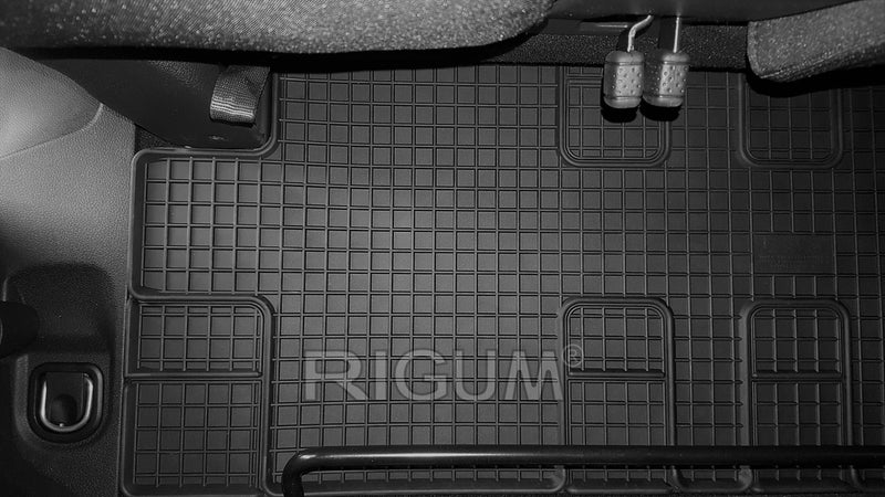 Гумени стелки Rigum за Toyota ProAce (2016+) трети ред