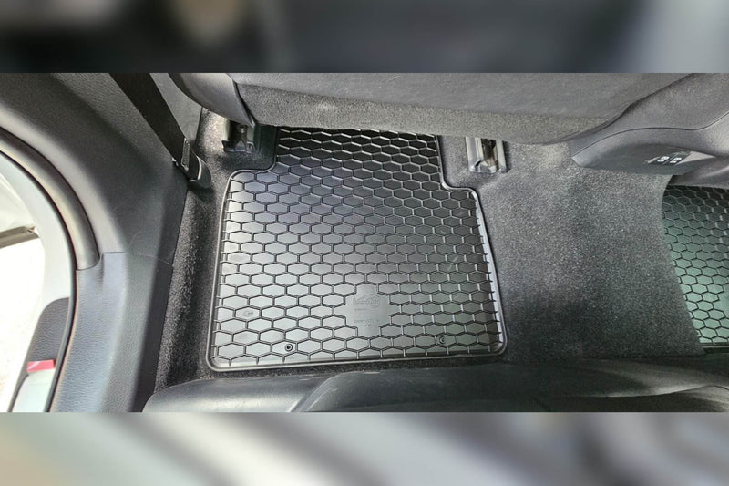 Гумени стелки Gumarny Zubri за Toyota Camry (2018+)