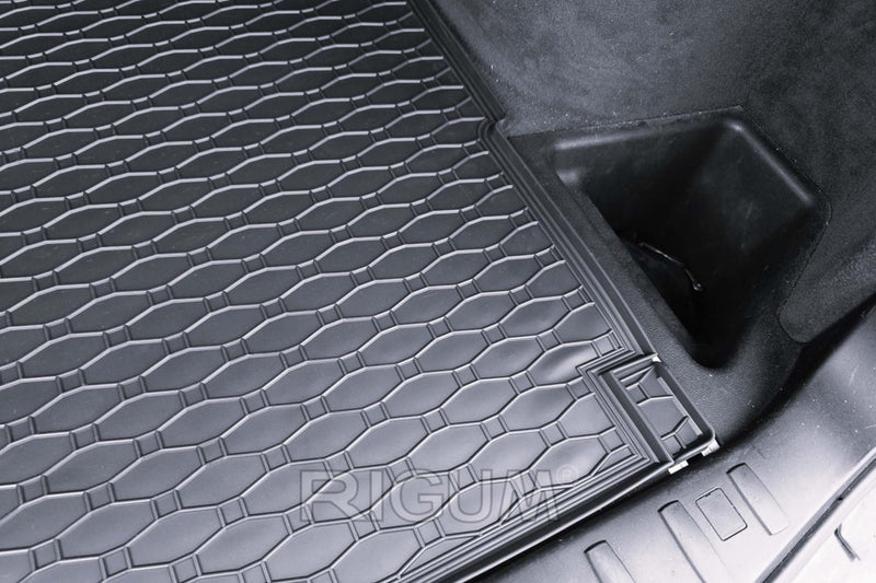 Гумена стелка за багажник Rigum за BMW X3 E83 (2004–2010)