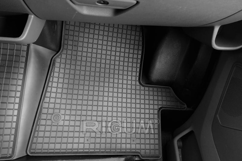Гумени стелки Rigum за Ford Transit (2015+) 3 места