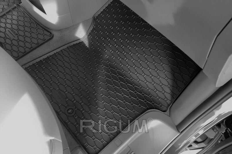 Гумени стелки Rigum за Hyundai Staria (2022+) – 2-3 места