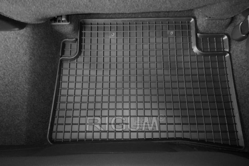 Гумени стелки Rigum за Toyota Corolla, Corolla Hybrid (2018+)