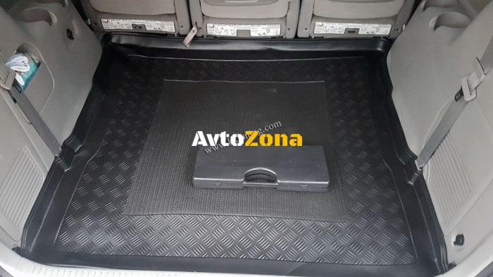 Анти плъзгаща стелка за багажник за Kia Carnival (2006-2014) 3rd row of seats removed - Avtozona