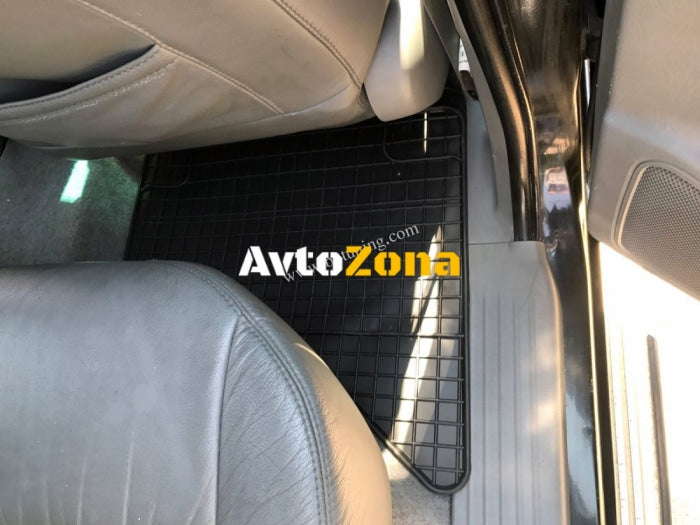 Гумени стелки за Toyota Hilux (2005-2015) - Avtozona