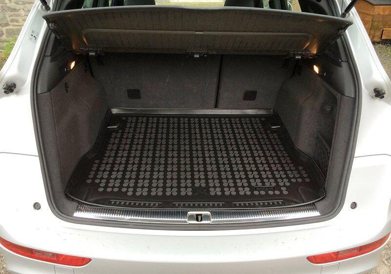 Гумена стелка за багажник за Volkswagen Tiguan (2007 - 2015) 5 seats with a tool set located in the trunk / with